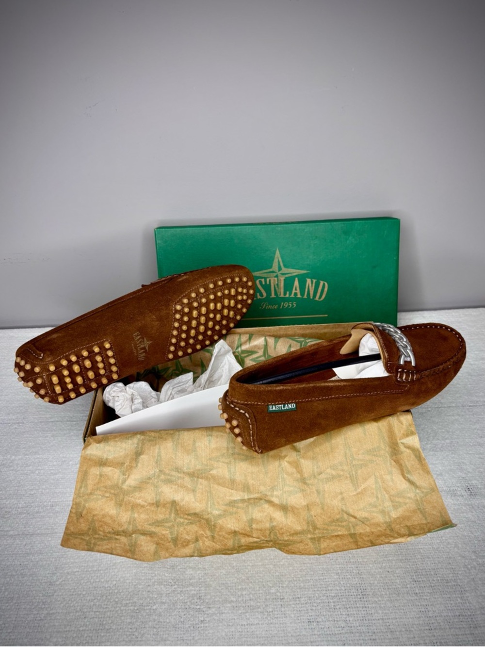 NIB Eastland Sawgrass Women's Tan Suede Chain Loafers - Size 7
